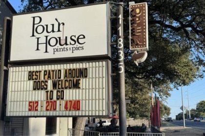 Pour House signboard image