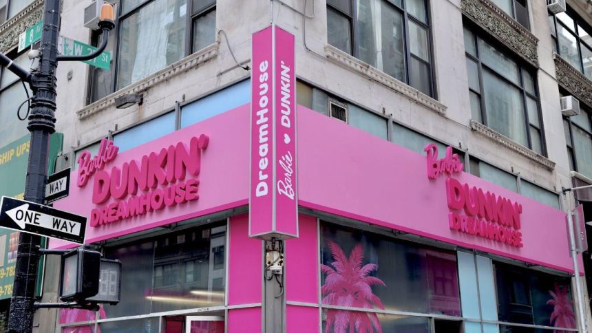 Exterior image of the transformed Dunkin’ outlet in Manhattan (news.dunkindonuts.com)