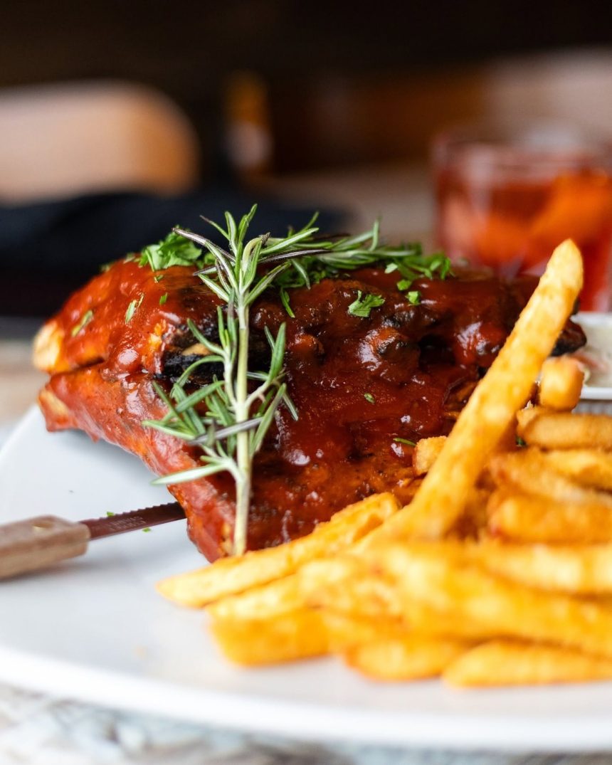 Vienna Lodge Bar & Grill Opening Later this Summer