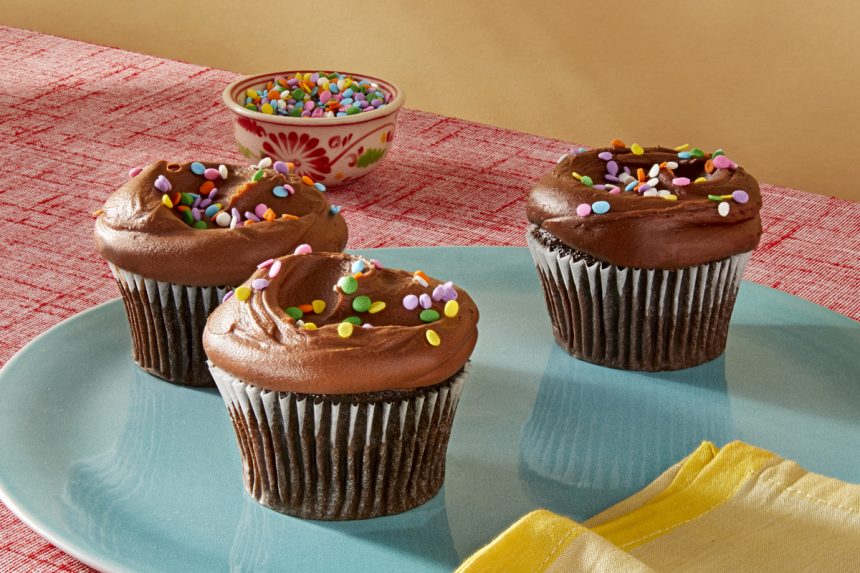 SusieCakes Preparing La Jolla Village Bakery