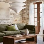 Crate & Barrel is a global furniture retail brand (Facebook@Crate & Barrel)