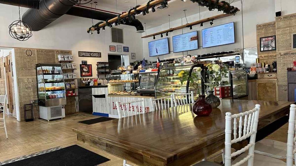 Le Petit Parisien closed its Upper East Side location this month.