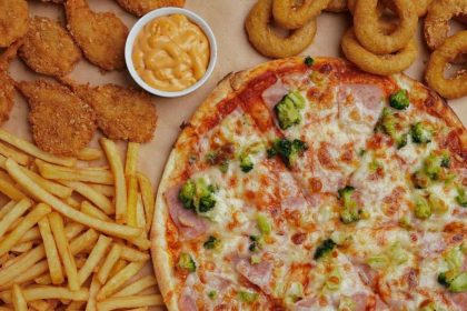 EWG Ranks 12 Fast Food Chains as per use of chemicals in their offerings