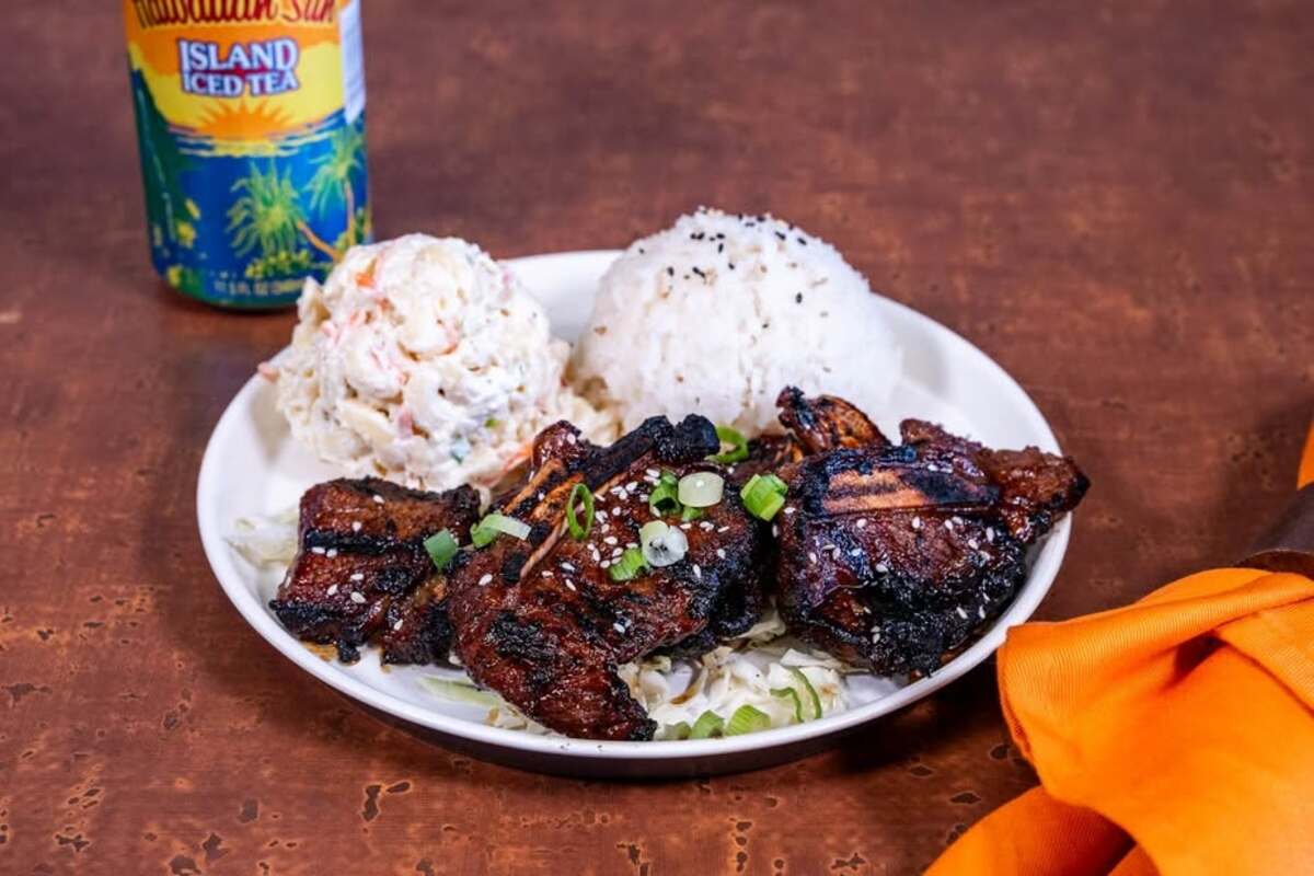 Homestyle Hawaiian Moving Down the Street in Tierrasanta