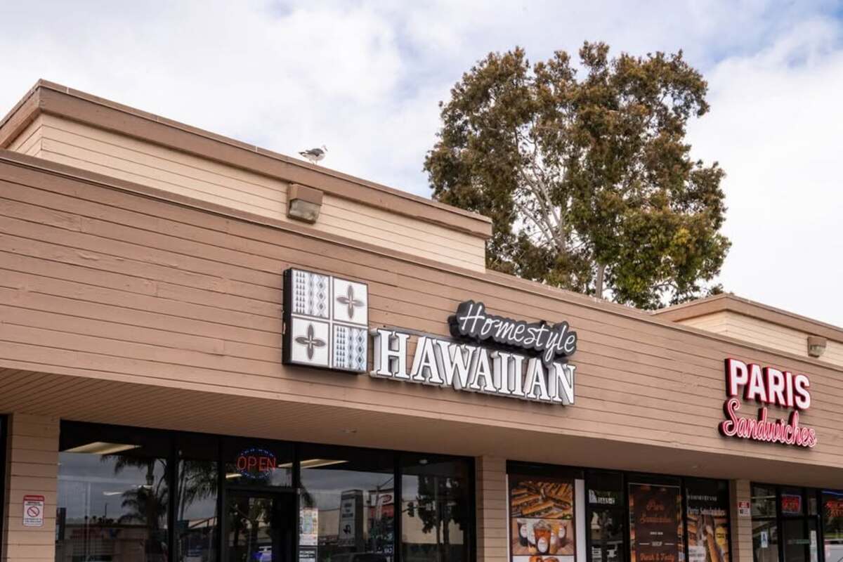 Homestyle Hawaiian Moving Down the Street in Tierrasanta