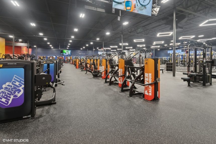 Crunch Fitness Preparing to Open in Willowbrook and Naperville