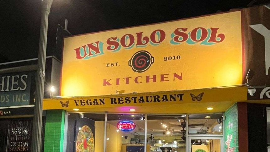 This is a storefront image of Un Solo Sol